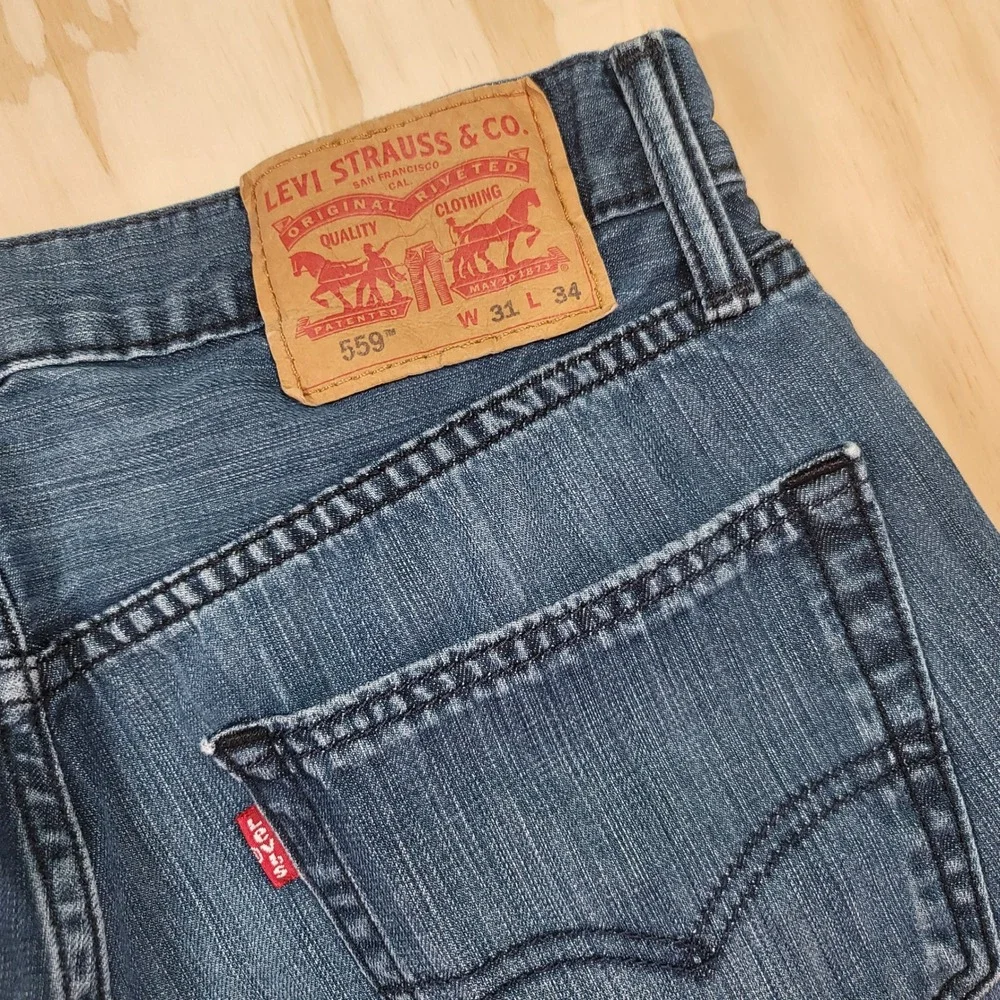 Levi's 559 Relaxed Straight Jeans Mens 31x32 Blue Denim Medium Wash Y2k Style